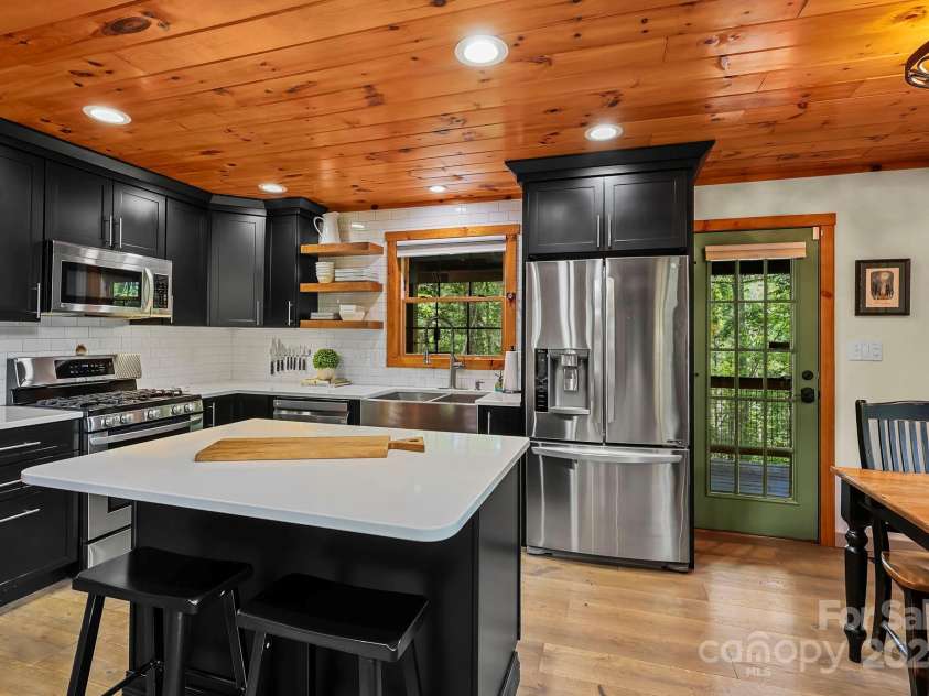 228 Woodby Ridge Road, Vilas, NC 28692.  MLS# CAR4278648, YatesRealty ID 15849. 