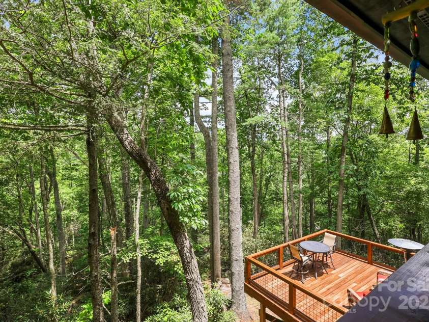 228 Woodby Ridge Road, Vilas, NC 28692.  MLS# CAR4278648, YatesRealty ID 15849. 