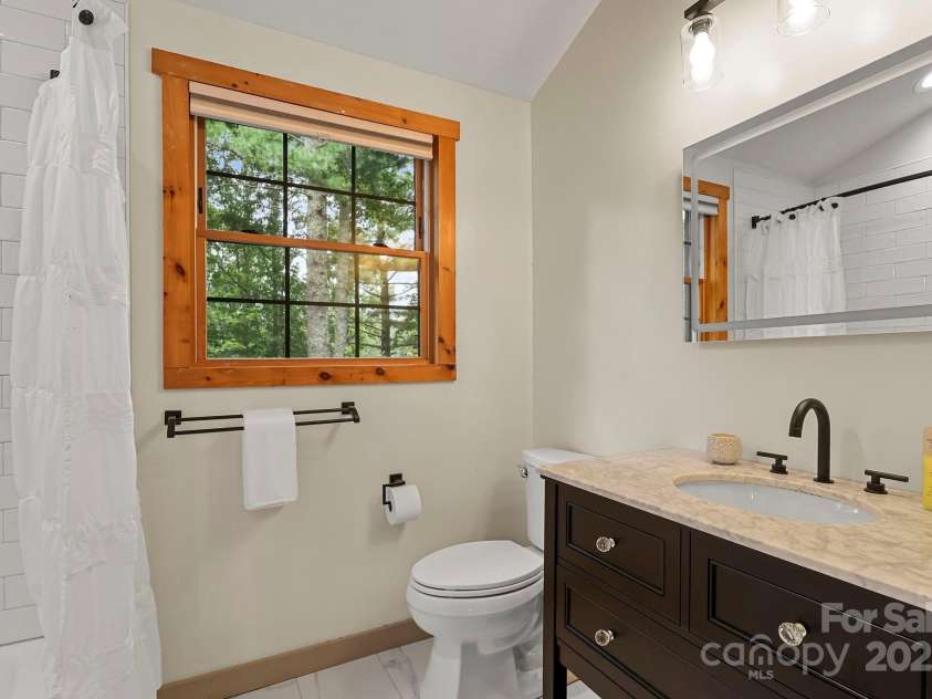 228 Woodby Ridge Road, Vilas, NC 28692.  MLS# CAR4278648, YatesRealty ID 15849. 