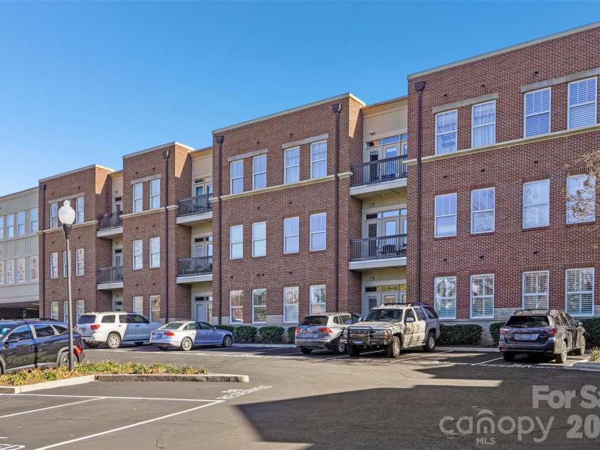 2952 Selwyn Avenue, Charlotte, NC 28209.  MLS# CAR4336844, YatesRealty ID 1585. 