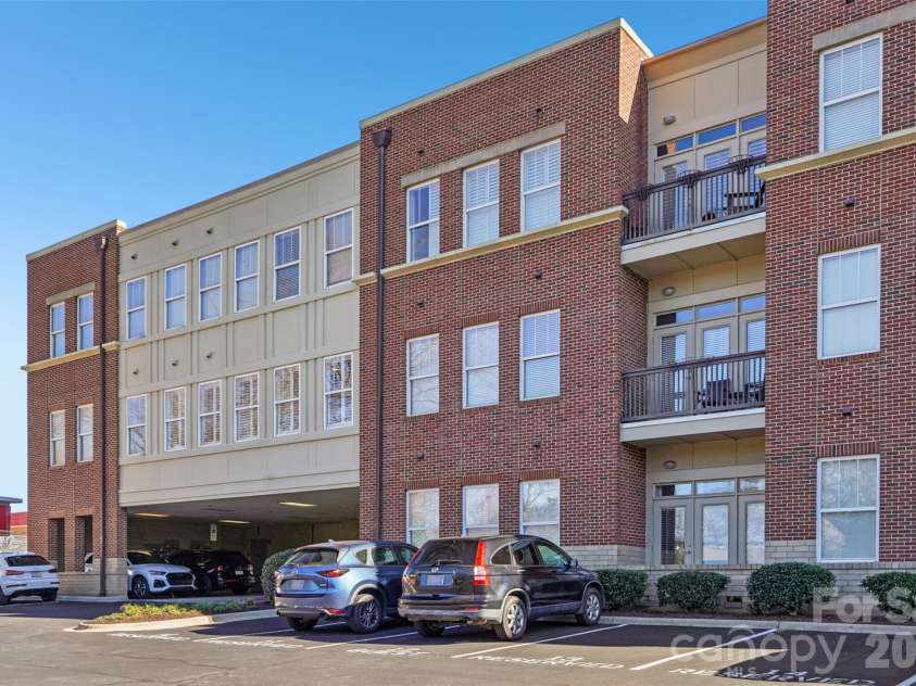 2952 Selwyn Avenue, Charlotte, NC 28209.  MLS# CAR4336844, YatesRealty ID 1585. 