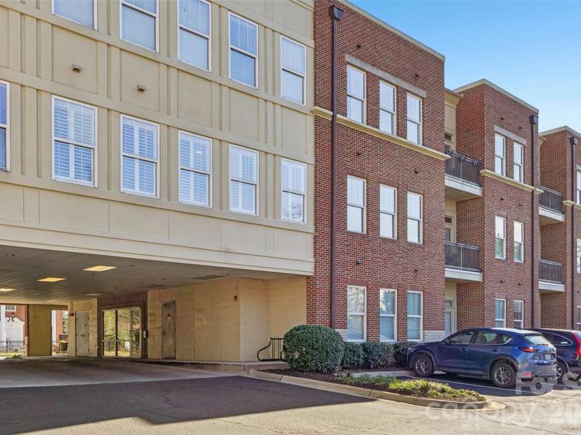 2952 Selwyn Avenue, Charlotte, NC 28209.  MLS# CAR4336844, YatesRealty ID 1585. 