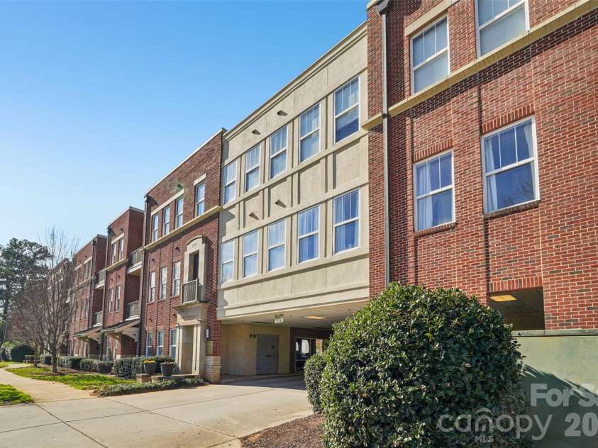 2952 Selwyn Avenue, Charlotte, NC 28209.  MLS# CAR4336844, YatesRealty ID 1585. 
