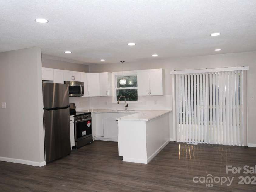 4901 Greenwood Drive, Gastonia, NC 28052.  MLS# CAR4191677, YatesRealty ID 1585. 