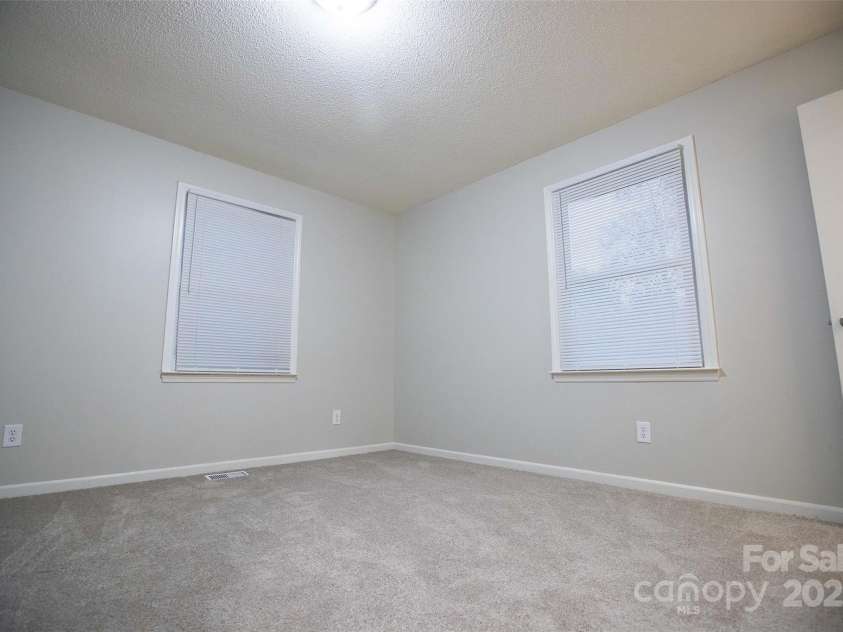 4901 Greenwood Drive, Gastonia, NC 28052.  MLS# CAR4191677, YatesRealty ID 1585. 
