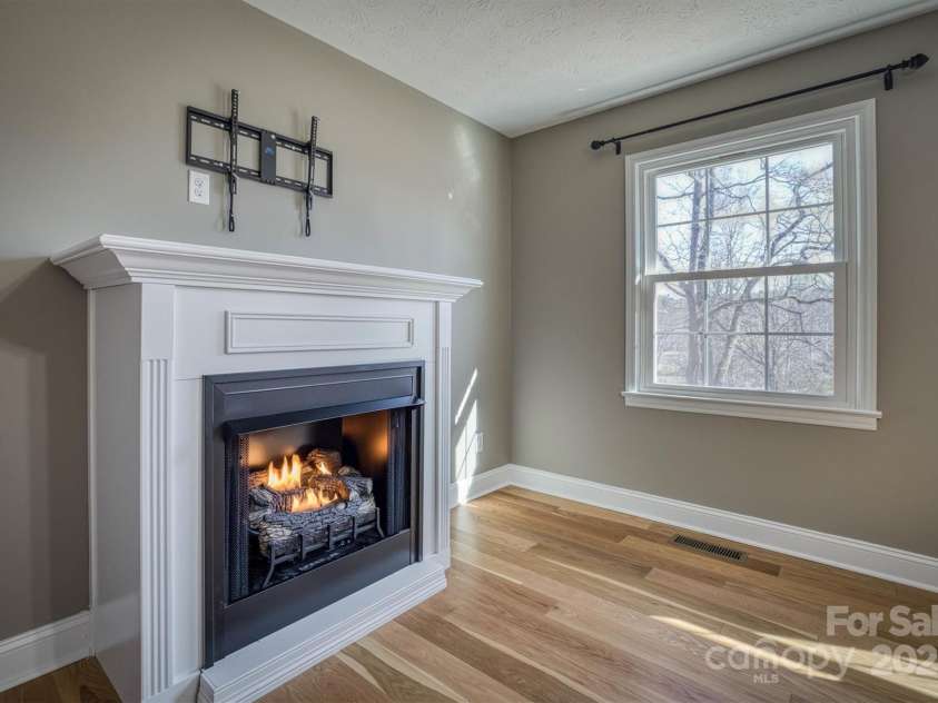 1505 Canterbury Place, Lenoir, NC 28645.  MLS# CAR4217177, YatesRealty ID 15850. 