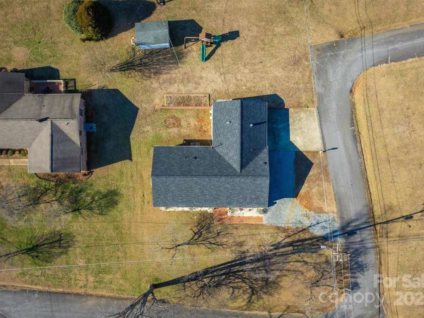 1505 Canterbury Place, Lenoir, NC 28645.  MLS# CAR4217177, YatesRealty ID 15850. 