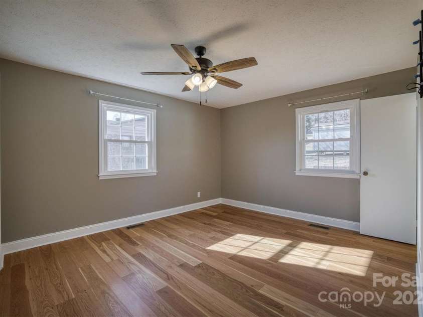 1505 Canterbury Place, Lenoir, NC 28645.  MLS# CAR4217177, YatesRealty ID 15850. Bedroom