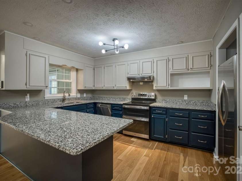 1505 Canterbury Place, Lenoir, NC 28645.  MLS# CAR4217177, YatesRealty ID 15850. Kitchen