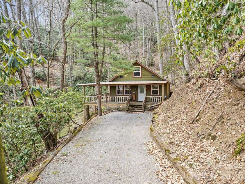 57 Grosbeak Trail, Sylva, NC 28779.  MLS# CAR4374185, YatesRealty ID 15850. 