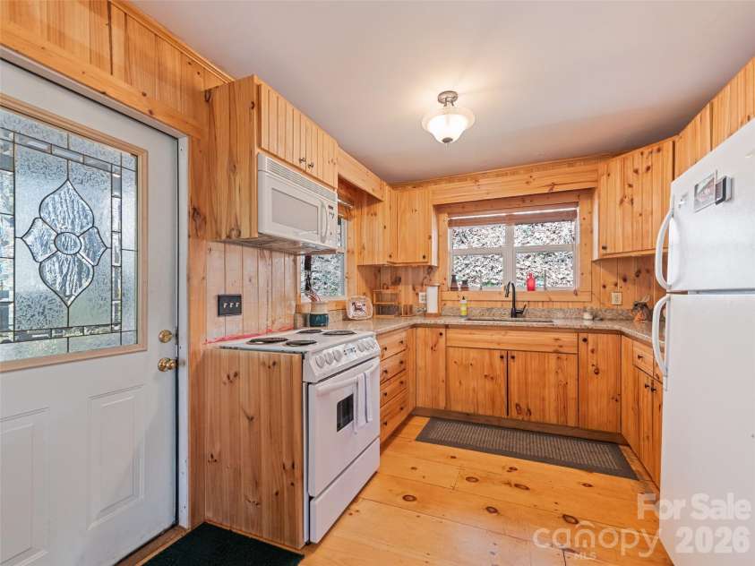 57 Grosbeak Trail, Sylva, NC 28779.  MLS# CAR4374185, YatesRealty ID 15850. 