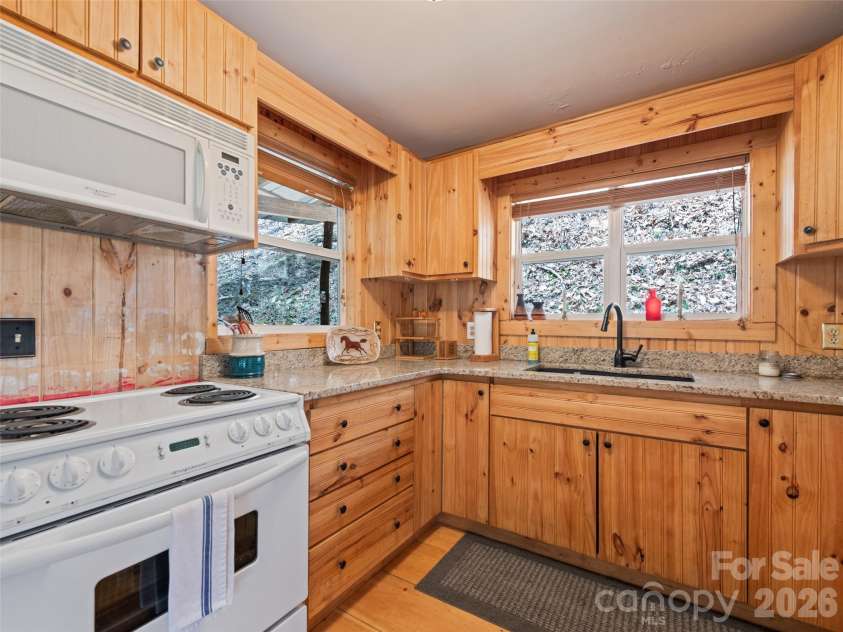 57 Grosbeak Trail, Sylva, NC 28779.  MLS# CAR4374185, YatesRealty ID 15850. 