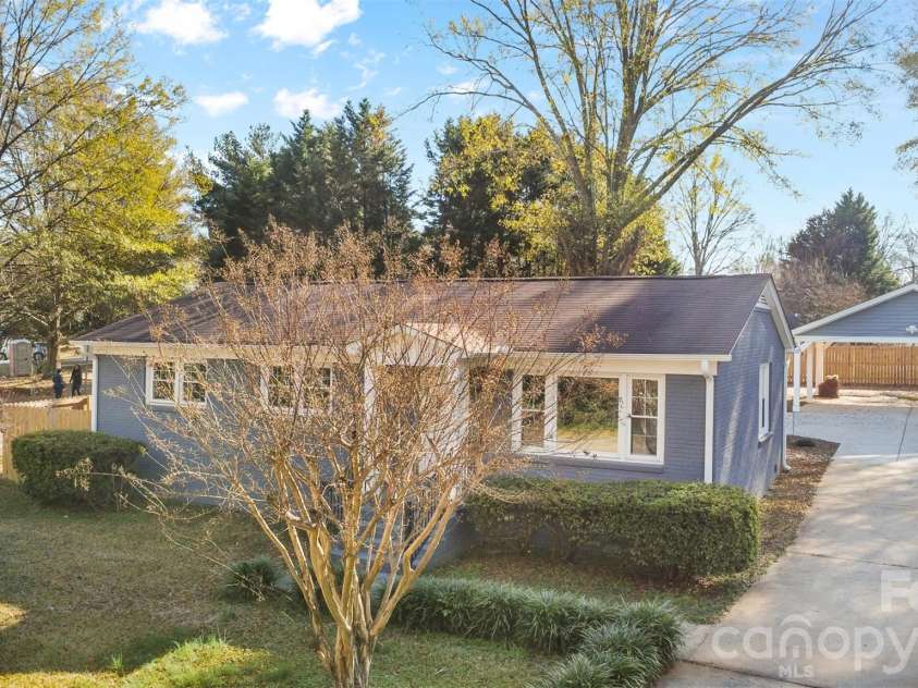 206 Hunter Street, York, SC 29745.  MLS# CAR4338368, YatesRealty ID 15851. Front View