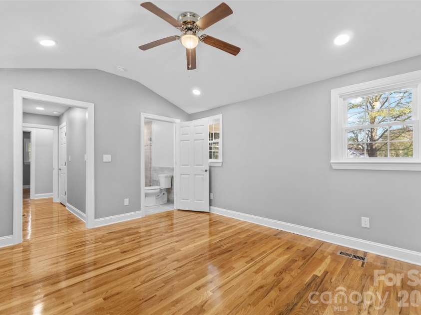 206 Hunter Street, York, SC 29745.  MLS# CAR4338368, YatesRealty ID 15851. Primary Bedroom