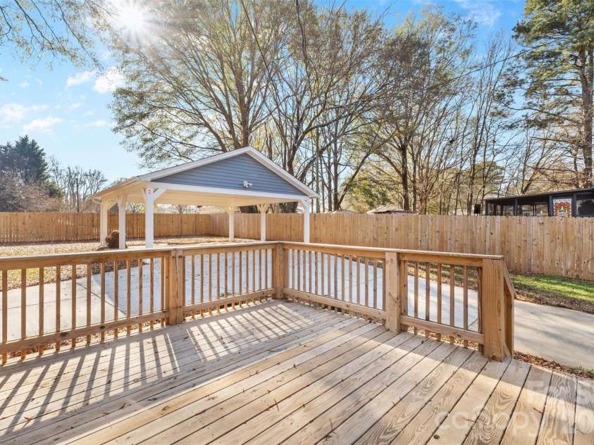 206 Hunter Street, York, SC 29745.  MLS# CAR4338368, YatesRealty ID 15851. Private deck