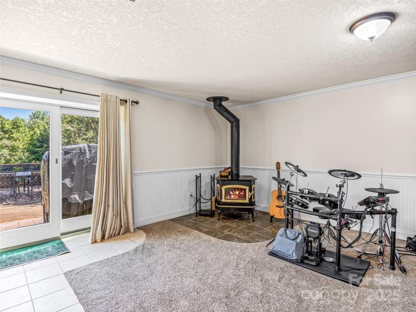 7 Forest Ridge Drive, Weaverville, NC 28787.  MLS# CAR4232195, YatesRealty ID 15851. 