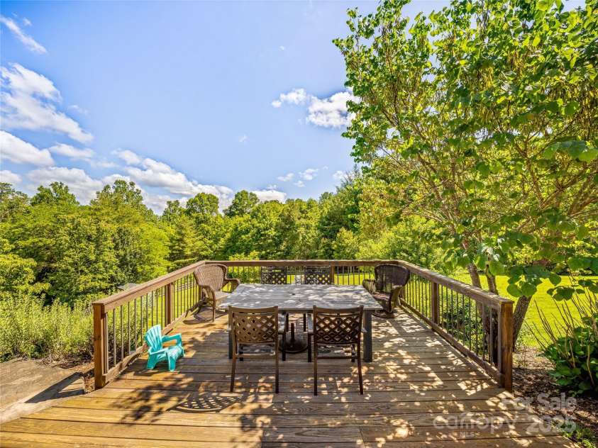 7 Forest Ridge Drive, Weaverville, NC 28787.  MLS# CAR4232195, YatesRealty ID 15851. 
