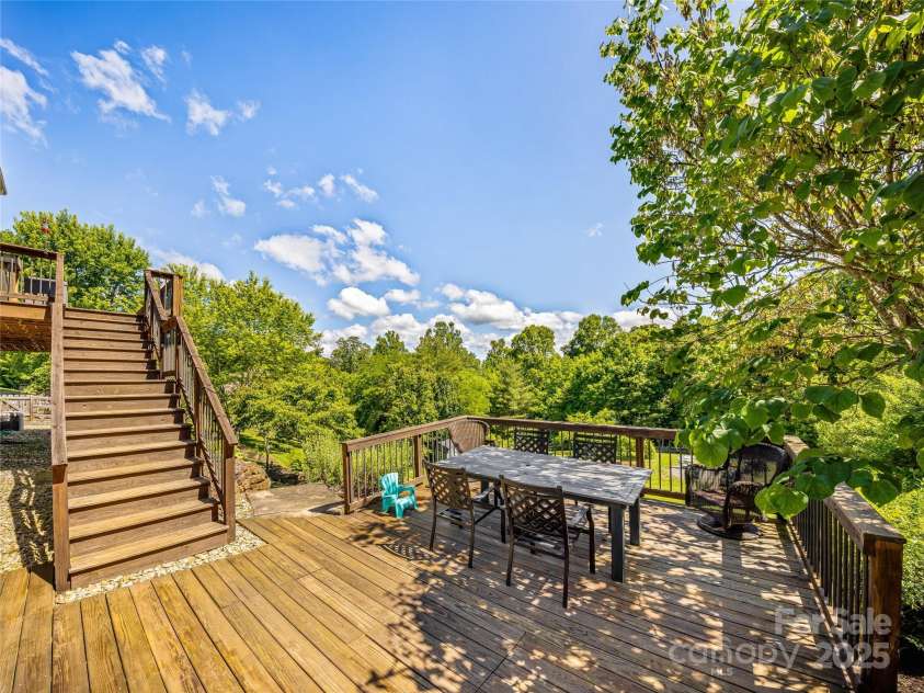 7 Forest Ridge Drive, Weaverville, NC 28787.  MLS# CAR4232195, YatesRealty ID 15851. 