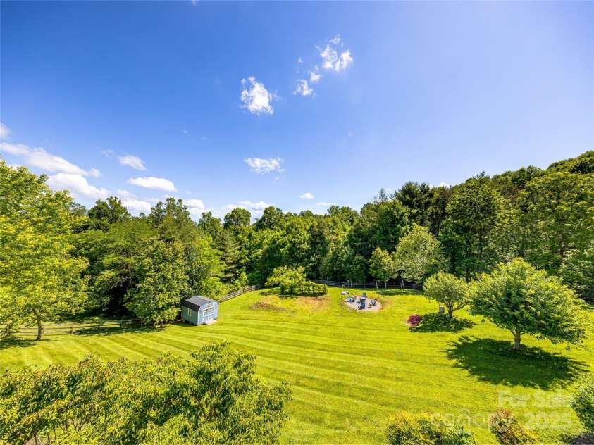 7 Forest Ridge Drive, Weaverville, NC 28787.  MLS# CAR4232195, YatesRealty ID 15851. 