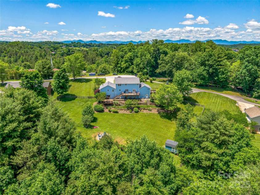 7 Forest Ridge Drive, Weaverville, NC 28787.  MLS# CAR4232195, YatesRealty ID 15851. 