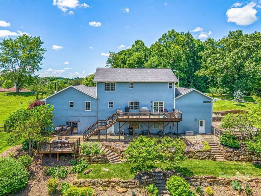 7 Forest Ridge Drive, Weaverville, NC 28787.  MLS# CAR4232195, YatesRealty ID 15851. 