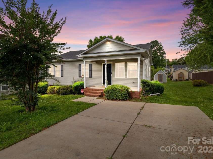 252 Sweet Bay Lane, Concord, NC 28027.  MLS# CAR4260998, YatesRealty ID 15852. 