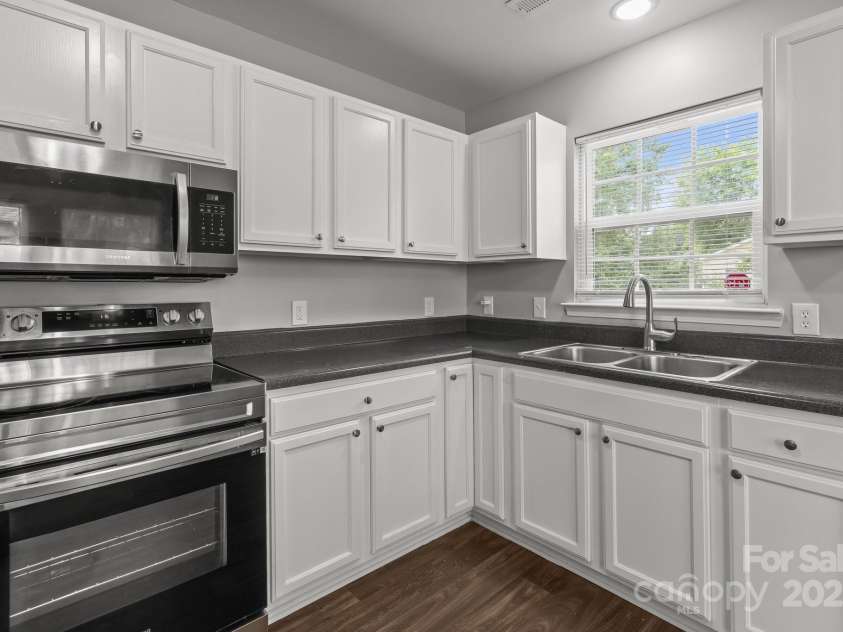 252 Sweet Bay Lane, Concord, NC 28027.  MLS# CAR4260998, YatesRealty ID 15852. 