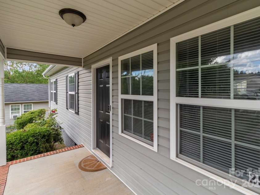 252 Sweet Bay Lane, Concord, NC 28027.  MLS# CAR4260998, YatesRealty ID 15852. 