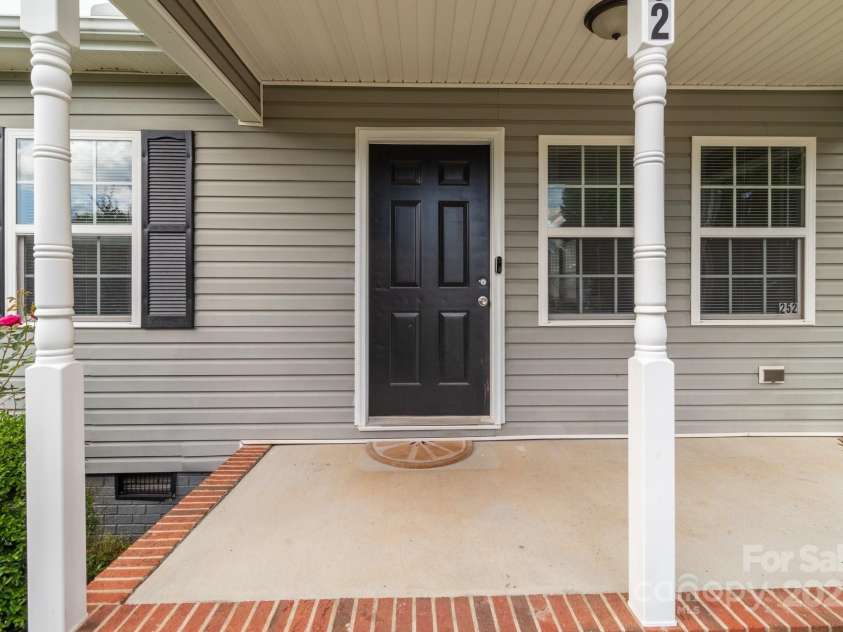 252 Sweet Bay Lane, Concord, NC 28027.  MLS# CAR4260998, YatesRealty ID 15852. 