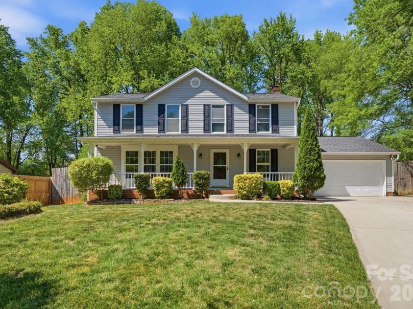 6839 Honey Hurst Lane, Charlotte, NC 28212.  MLS# CAR4370871, YatesRealty ID 15853. 