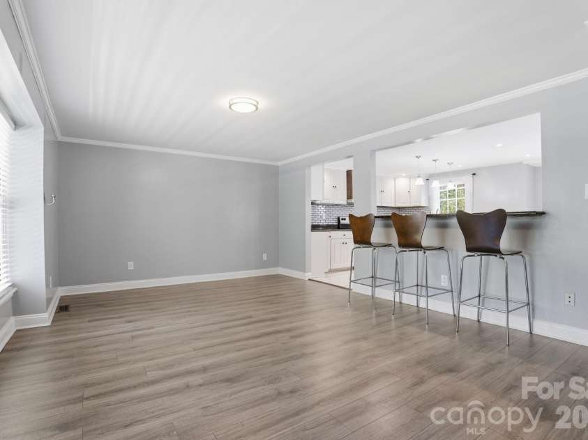 6839 Honey Hurst Lane, Charlotte, NC 28212.  MLS# CAR4370871, YatesRealty ID 15853. 