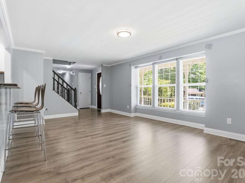 6839 Honey Hurst Lane, Charlotte, NC 28212.  MLS# CAR4370871, YatesRealty ID 15853. 