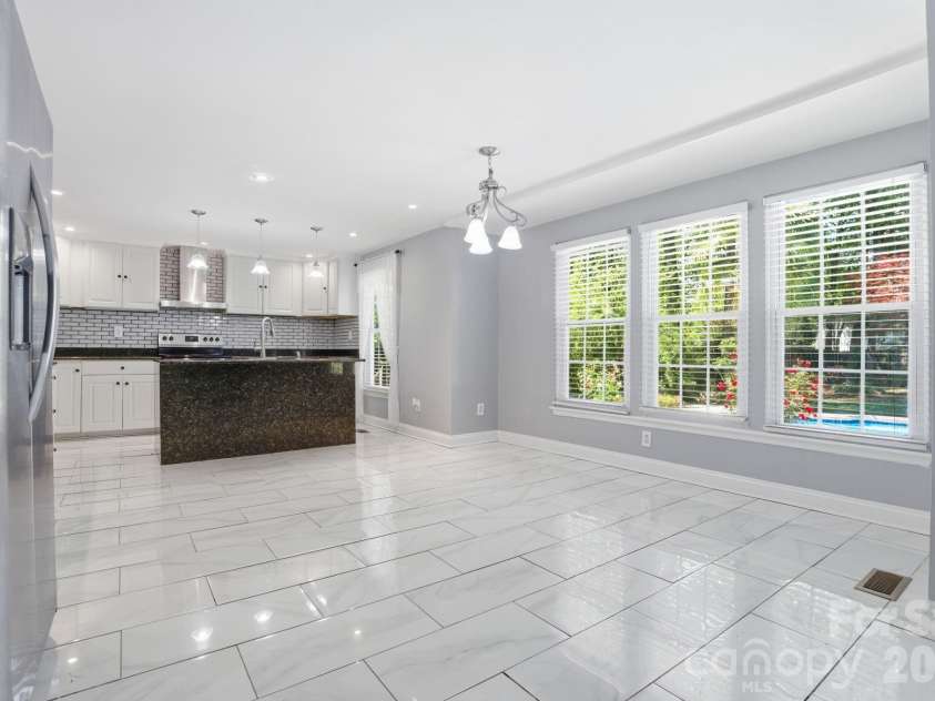6839 Honey Hurst Lane, Charlotte, NC 28212.  MLS# CAR4370871, YatesRealty ID 15853. 
