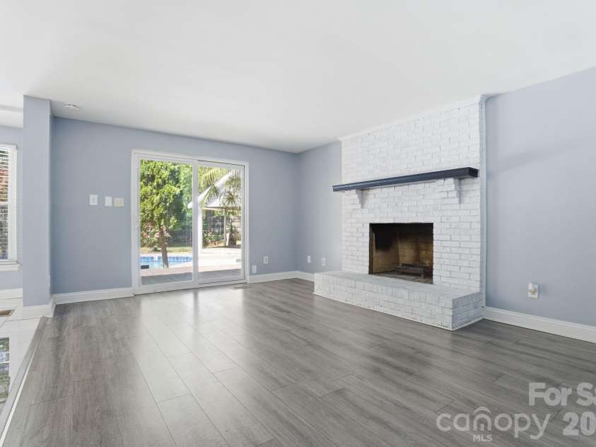 6839 Honey Hurst Lane, Charlotte, NC 28212.  MLS# CAR4370871, YatesRealty ID 15853. 