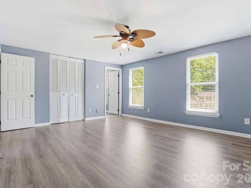 6839 Honey Hurst Lane, Charlotte, NC 28212.  MLS# CAR4370871, YatesRealty ID 15853. 