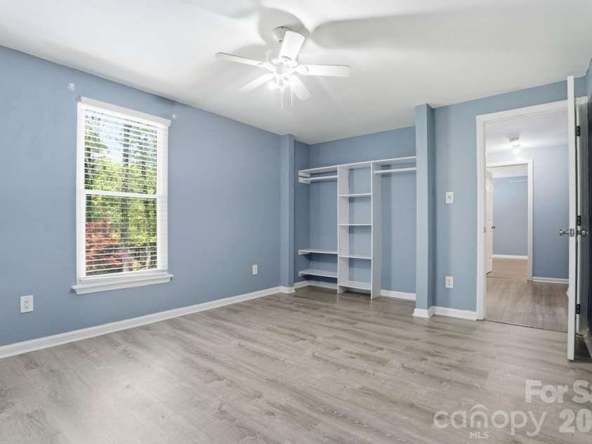 6839 Honey Hurst Lane, Charlotte, NC 28212.  MLS# CAR4370871, YatesRealty ID 15853. 