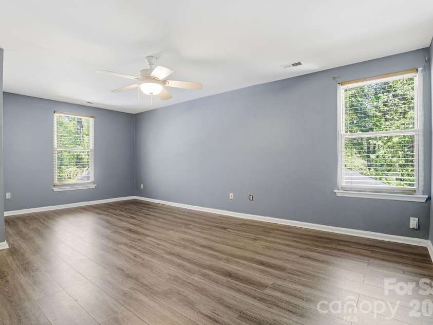6839 Honey Hurst Lane, Charlotte, NC 28212.  MLS# CAR4370871, YatesRealty ID 15853. 
