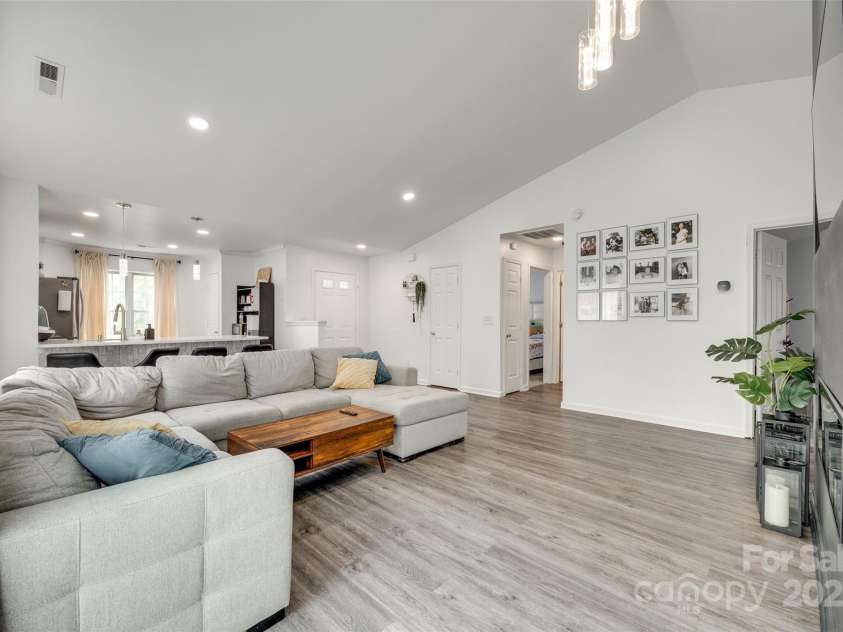 7442 Crestside Lane, Charlotte, NC 28227.  MLS# CAR4258580, YatesRealty ID 15853. 
