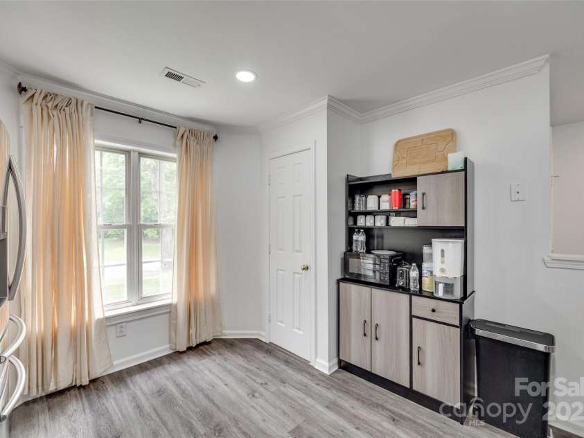 7442 Crestside Lane, Charlotte, NC 28227.  MLS# CAR4258580, YatesRealty ID 15853. 