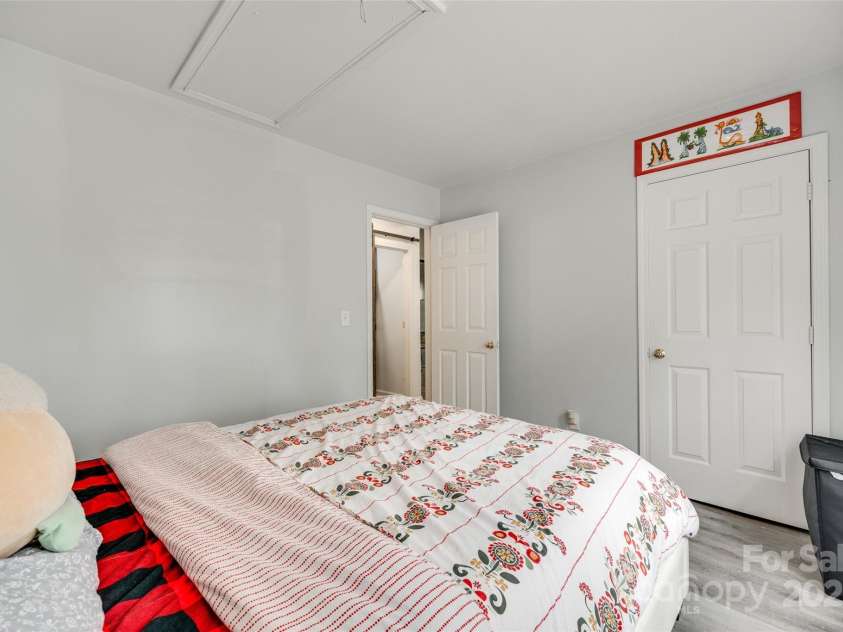 7442 Crestside Lane, Charlotte, NC 28227.  MLS# CAR4258580, YatesRealty ID 15853. 
