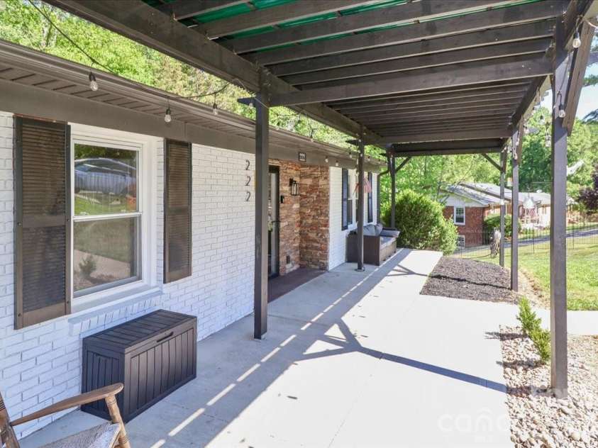 222 Cliffside Drive, Kannapolis, NC 28081.  MLS# CAR4370117, YatesRealty ID 15854. Front porch