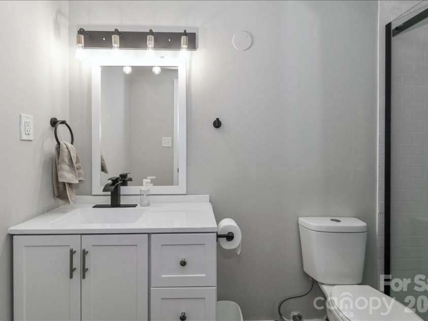222 Cliffside Drive, Kannapolis, NC 28081.  MLS# CAR4370117, YatesRealty ID 15854. Full bathroom in basement