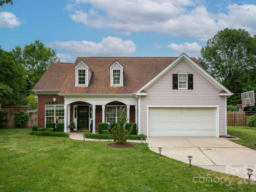 1307 Trull Place, Monroe, NC 28110.  MLS# CAR4250173, YatesRealty ID 15855. 