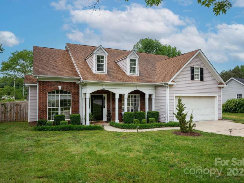 1307 Trull Place, Monroe, NC 28110.  MLS# CAR4250173, YatesRealty ID 15855. 