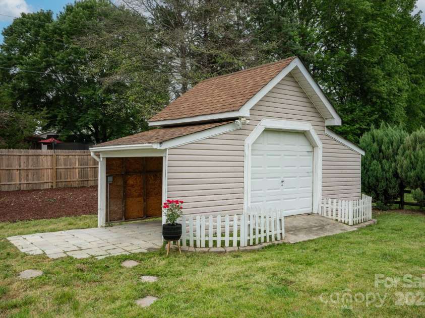 1307 Trull Place, Monroe, NC 28110.  MLS# CAR4250173, YatesRealty ID 15855. 