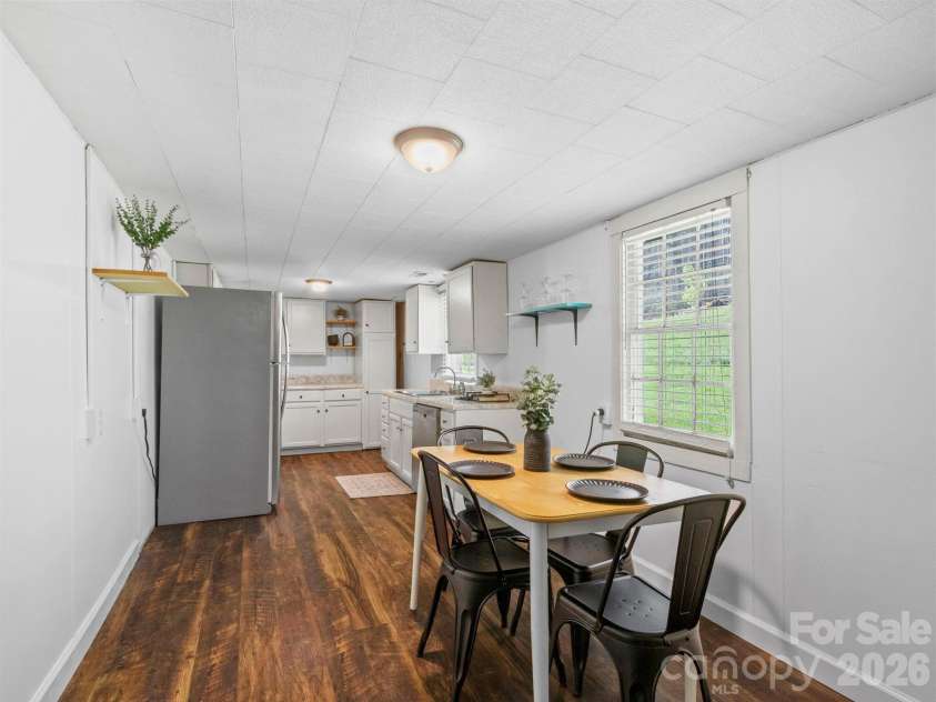 3041 Bald Mountain Road, Burnsville, NC 28714.  MLS# CAR4364365, YatesRealty ID 15856. 