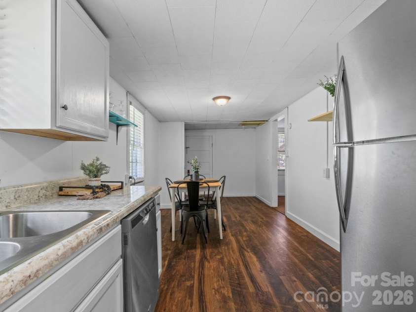 3041 Bald Mountain Road, Burnsville, NC 28714.  MLS# CAR4364365, YatesRealty ID 15856. 