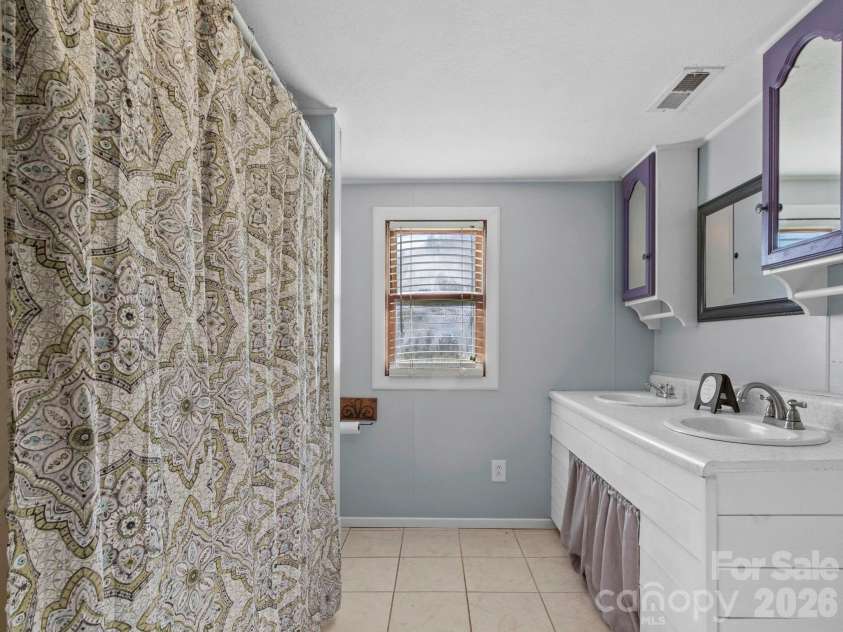 3041 Bald Mountain Road, Burnsville, NC 28714.  MLS# CAR4364365, YatesRealty ID 15856. 