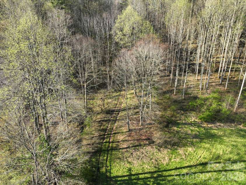 3041 Bald Mountain Road, Burnsville, NC 28714.  MLS# CAR4364365, YatesRealty ID 15856. 