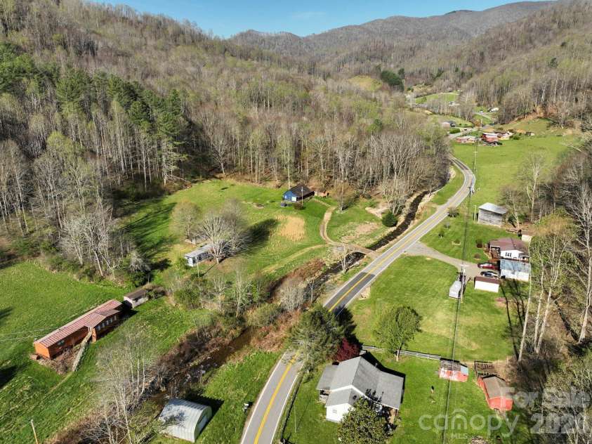 3041 Bald Mountain Road, Burnsville, NC 28714.  MLS# CAR4364365, YatesRealty ID 15856. 